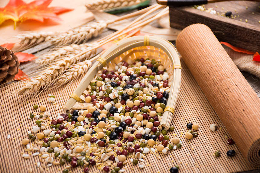 隔夜美股 | 美联储维持利率不变 三大指数涨跌不一 英伟达(NVDA.US)上涨2.14%